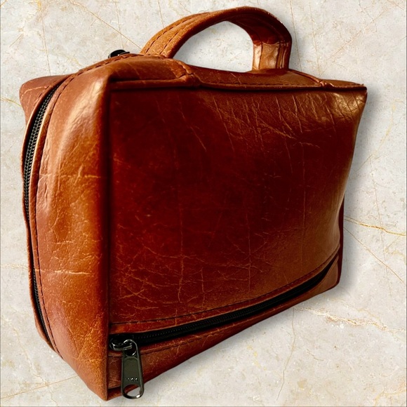 Men’s Genuine Leather DOP Bag - Picture 2 of 9